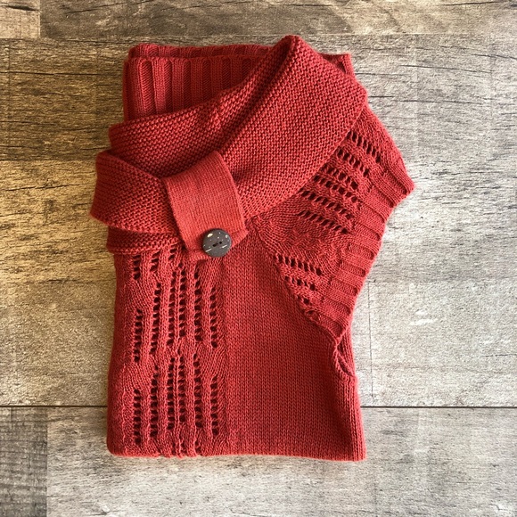 Maurices Sweaters - Maurices Cap Sleeve Sweater Size Small